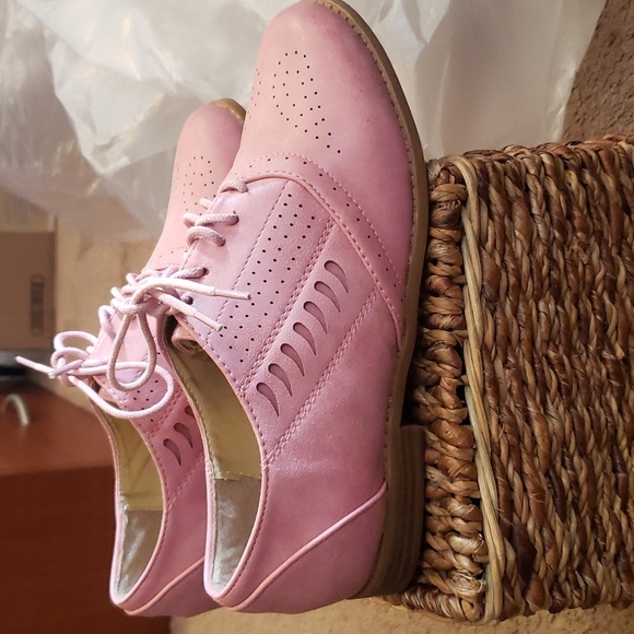 YOKI .pink oxford shoes..size 7 - Picture 3 of 8
